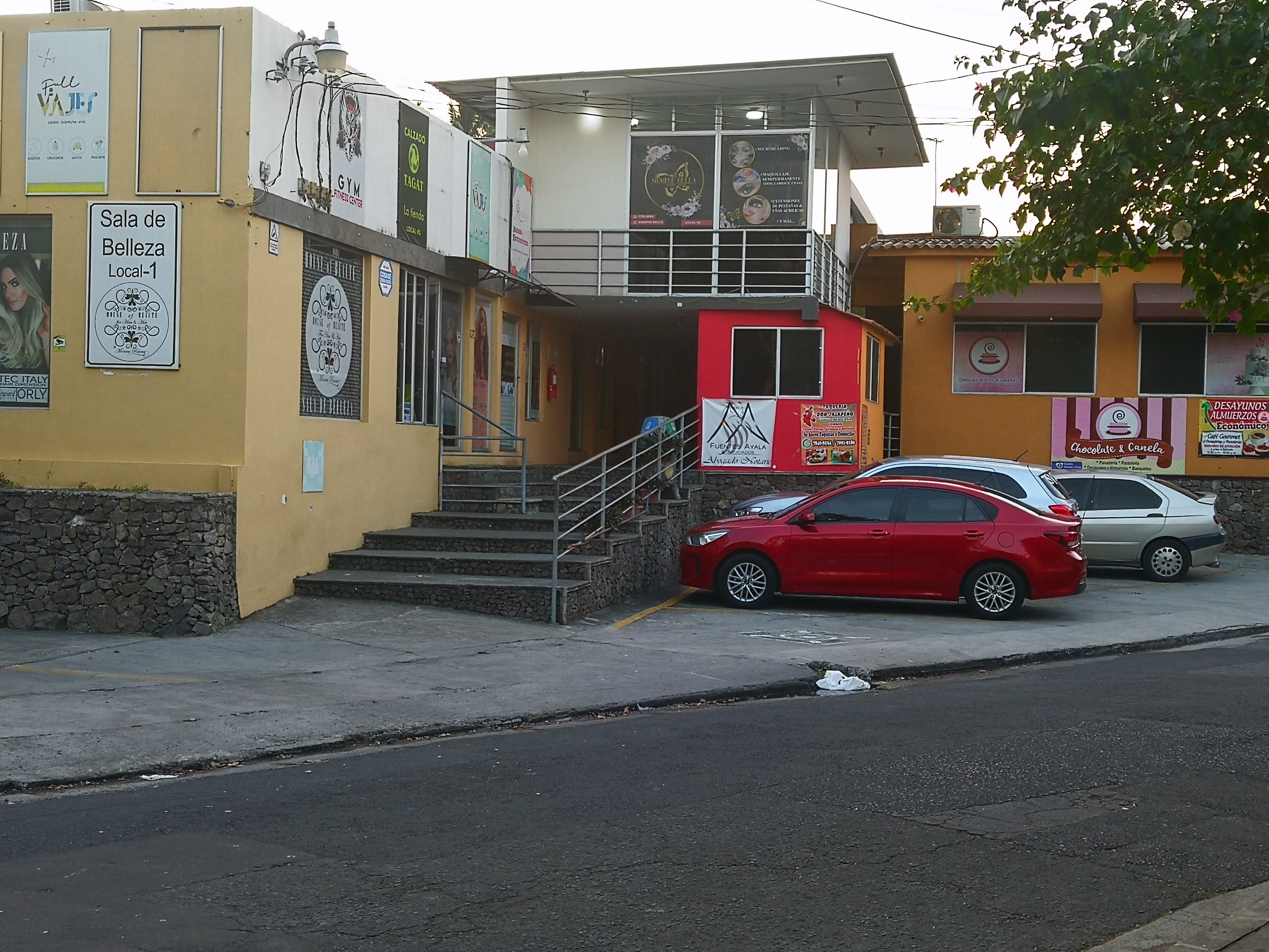 Estamos ubicados en lugar muy céntrico.