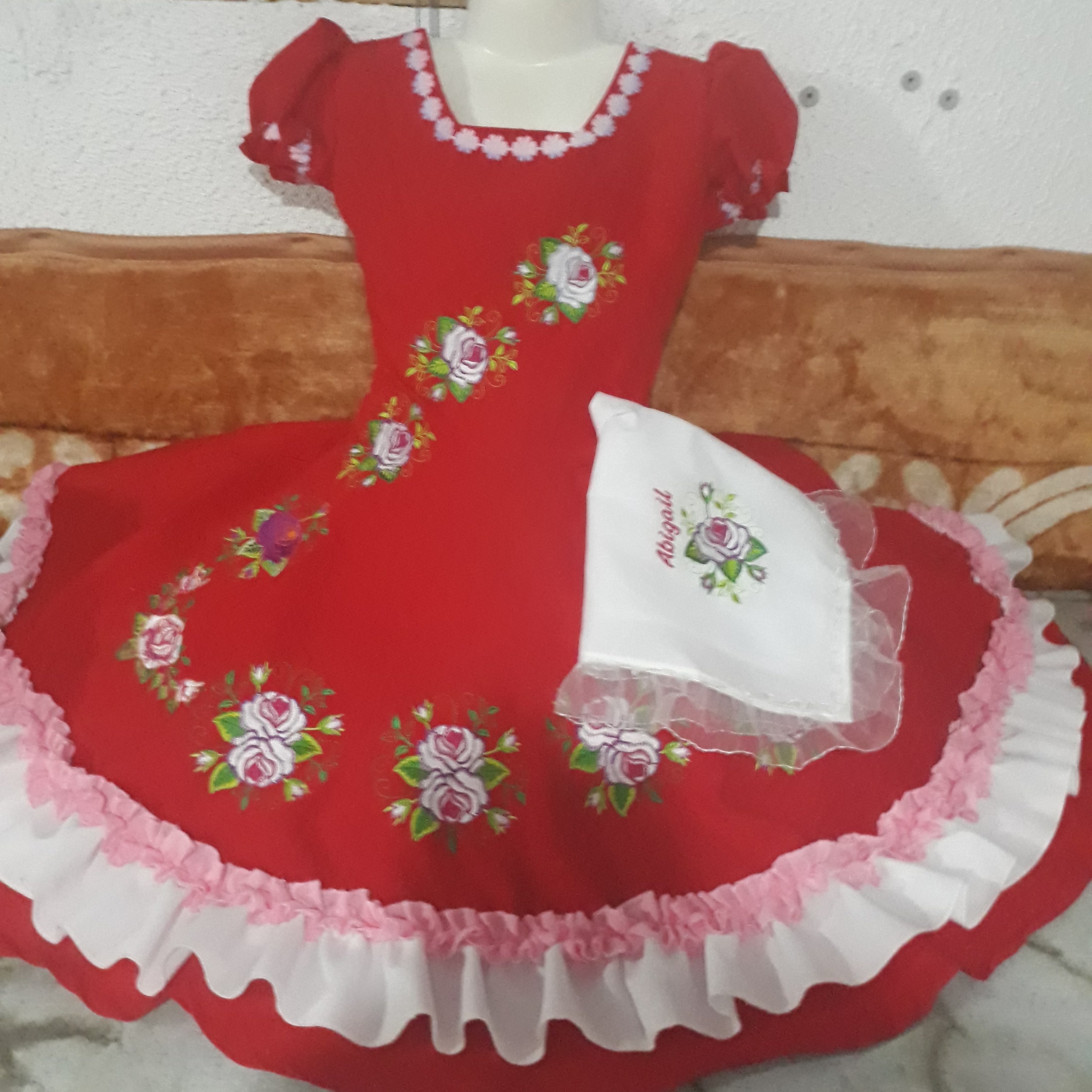 Resto de productos Página 1 / 4 Estandarte Delantales Vestido  personalizados Delantal Genercionales Delantal parvularia Delantal Delantal  Bolsas para Haloween Vestidos de huasa Delantal Estandarte Vestido Pecheras  o mandiles Estandarte Resto de 